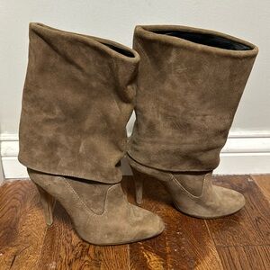 Colin Stuart size 5m suede bootie